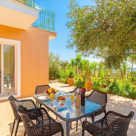 Villa Eri Lourdata  Exterior photo