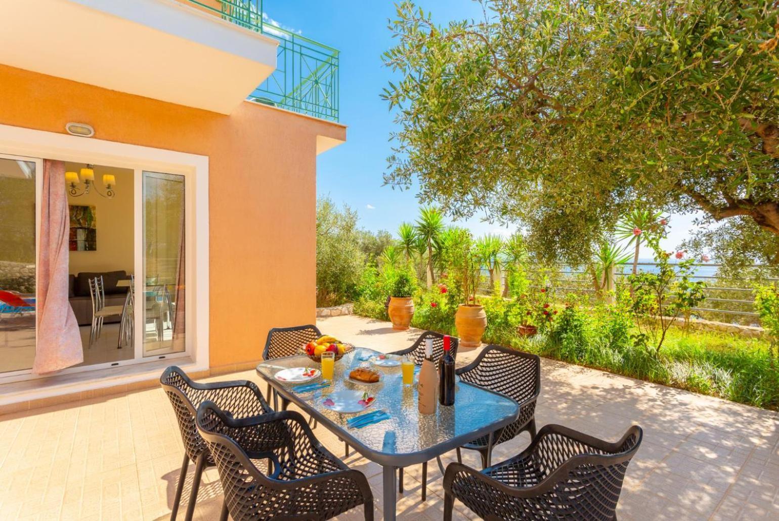 Villa Eri Lourdata  Exterior photo